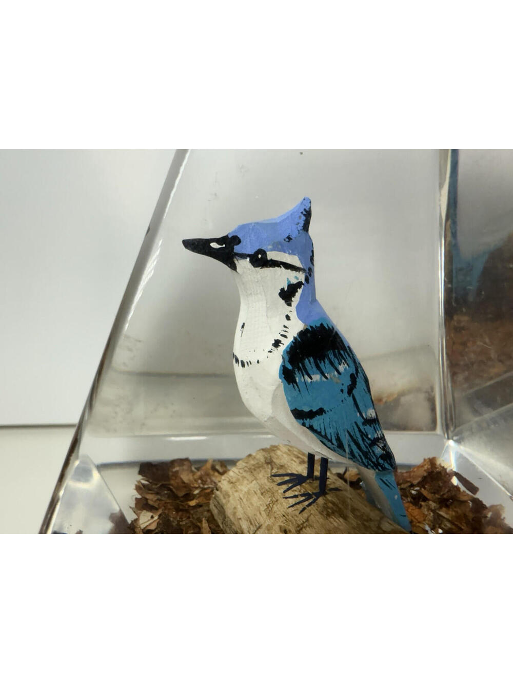 Vintage Hand Carved Wood Blue Jay Bird Optic Faceted Views Acrylic Paperweight - Picture 4 of 6